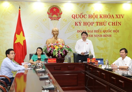 Kỳ họp thứ chín, Quốc hội khóa XIV: Đại biểu Quốc hội tỉnh tham gia thảo luận Dự án Luật sửa đổi, bổ sung một số điều của Luật Giám định tư pháp