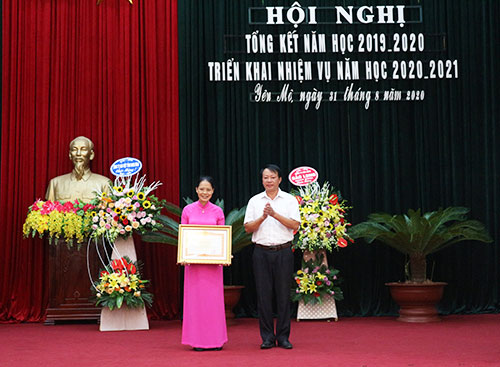 Ngành Giáo dục và Đào tạo huyện tổng kết năm học 2019- 2020, triển khai phương hướng nhiệm vụ năm học 2020- 2021