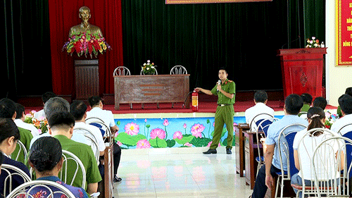 Hội nghị triển khai xây dựng mô hình điểm “Tổ liên gia an toàn phòng cháy, chữa cháy” tại xóm Trung Thịnh, xã Yên Nhân