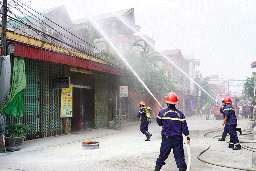 Ra mắt mô hình “Tổ liên gia an toàn phòng cháy, chữa cháy”.