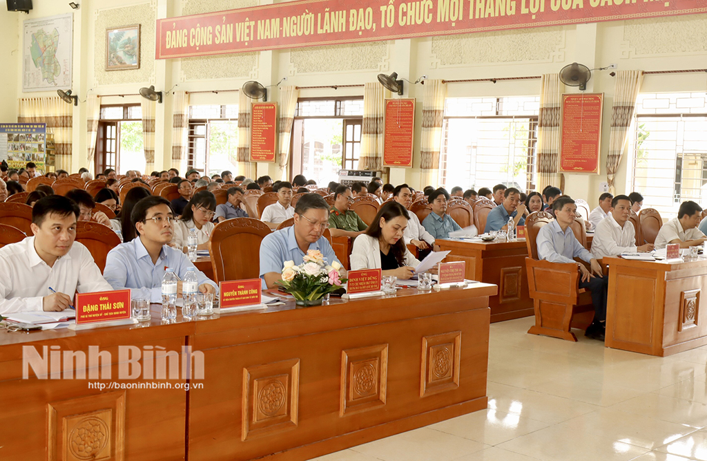 Đoàn Đại biểu Quốc hội tỉnh Ninh Bình tiếp xúc cử tri Sunwin 68
